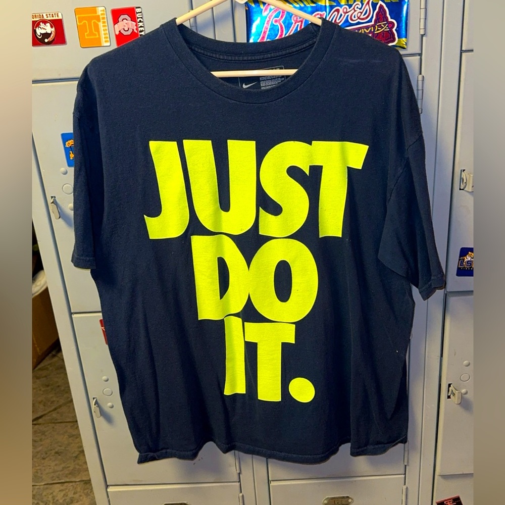 Nike Just Do It Shirt Large